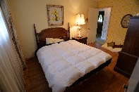 Click to see 24 Middle Bedroom 02.jpg