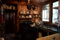 Click to see 087 Kitchen.jpg