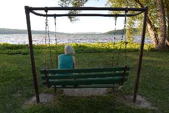 Click to see 06 Bench on Cayuga.JPG