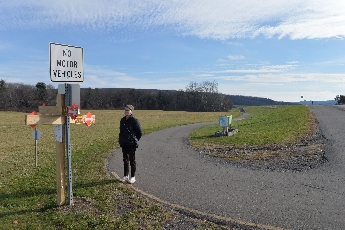 Click to see 18 Snowmobile Sign.jpg