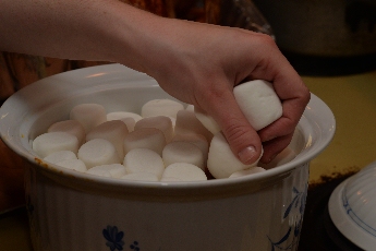 Click to see 42 Marshmallow Topping.jpg